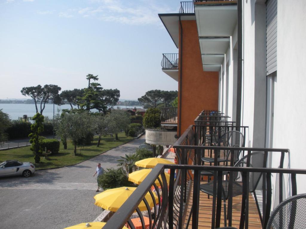 Hotel Mirabello Sirmione Exterior foto