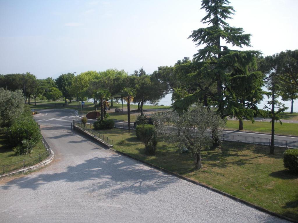 Hotel Mirabello Sirmione Exterior foto